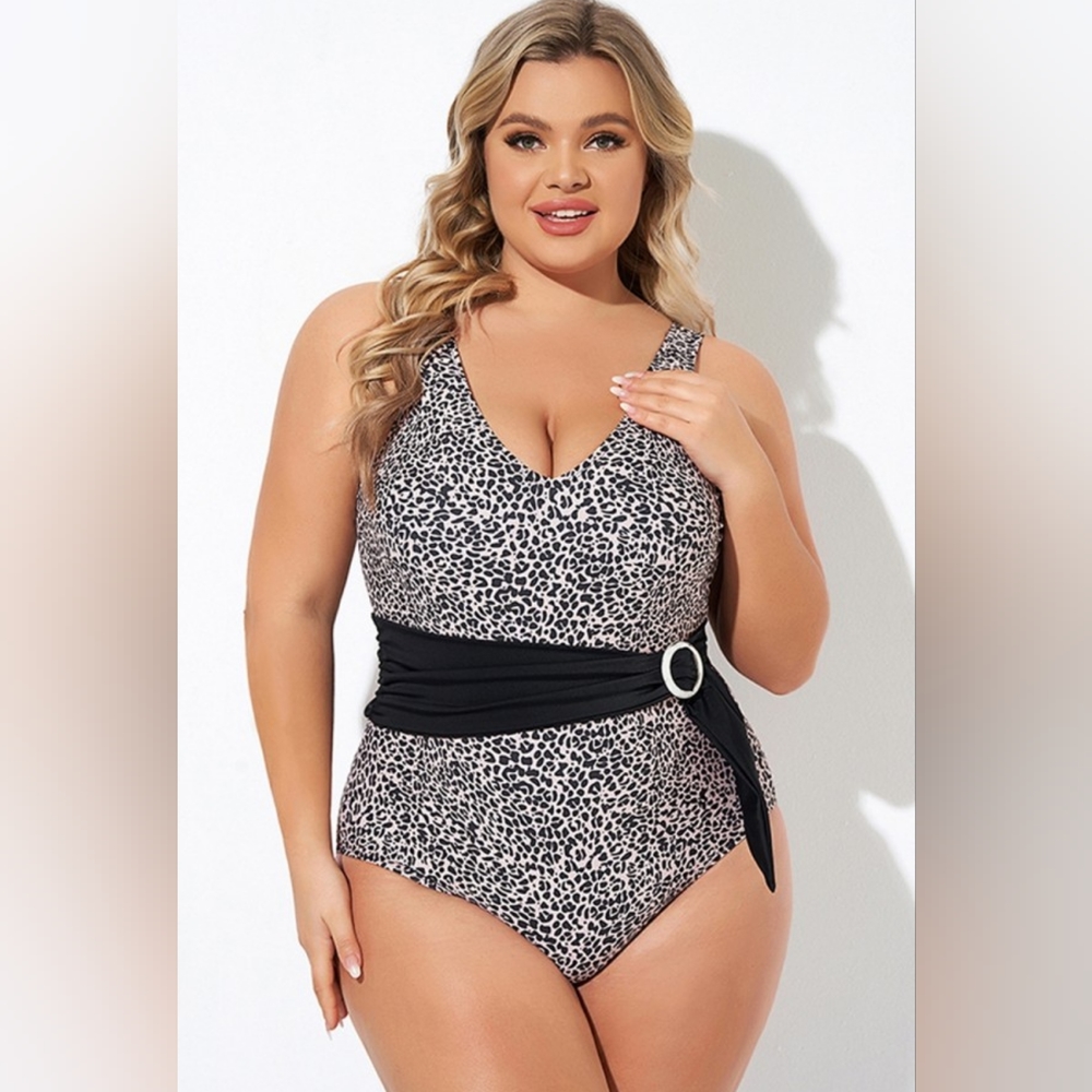 NEW NWT MeetCurve Animal Print V Neck Wide Straps One Piece Swimsuit Sz 4XL (24)